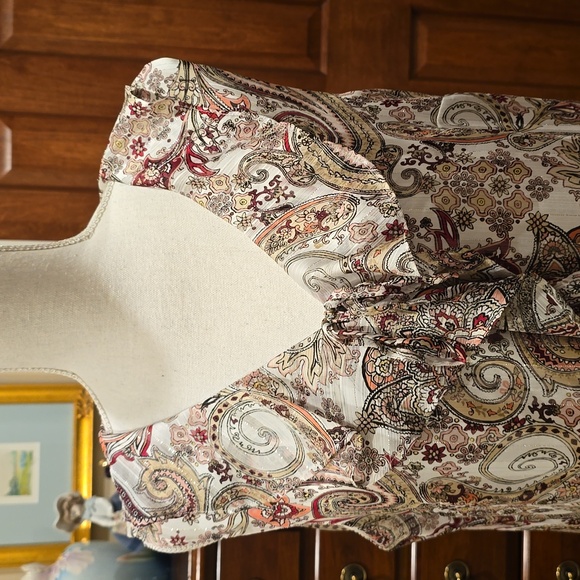 WHBM Blouse - Picture 2 of 6